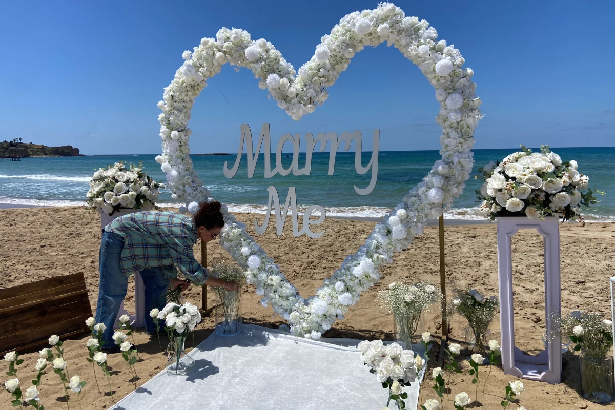 Luxury beach marriage proposal setup prepared by the Propose4u team in Greece